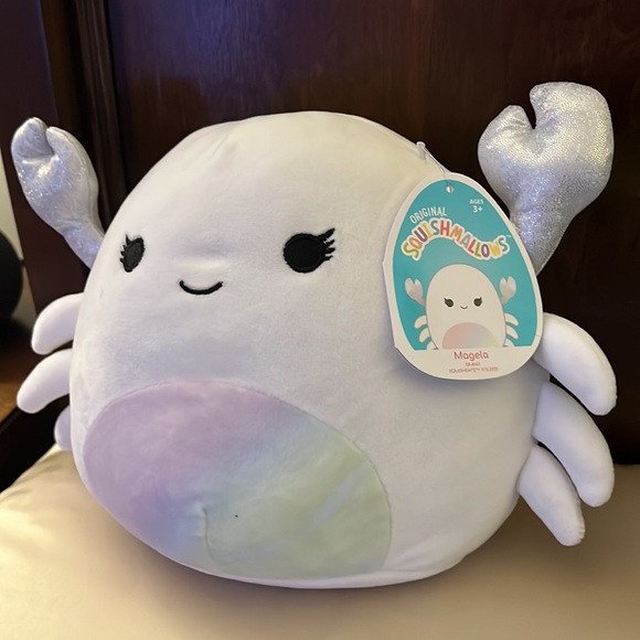 Squishmallow bundle that includes sea life and a planet - Picture 7 of 7